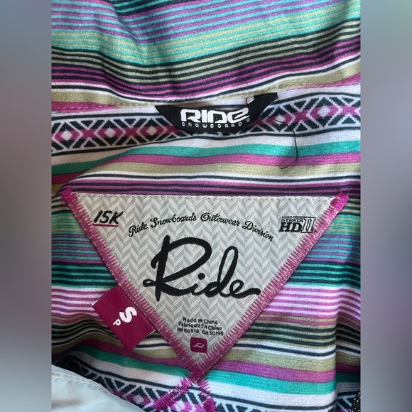 Ride ACT snowboard jacket - Picture 16 of 16